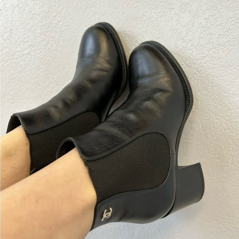 SOLD CHANEL black leather ankle boots size logo 38.5 8.5